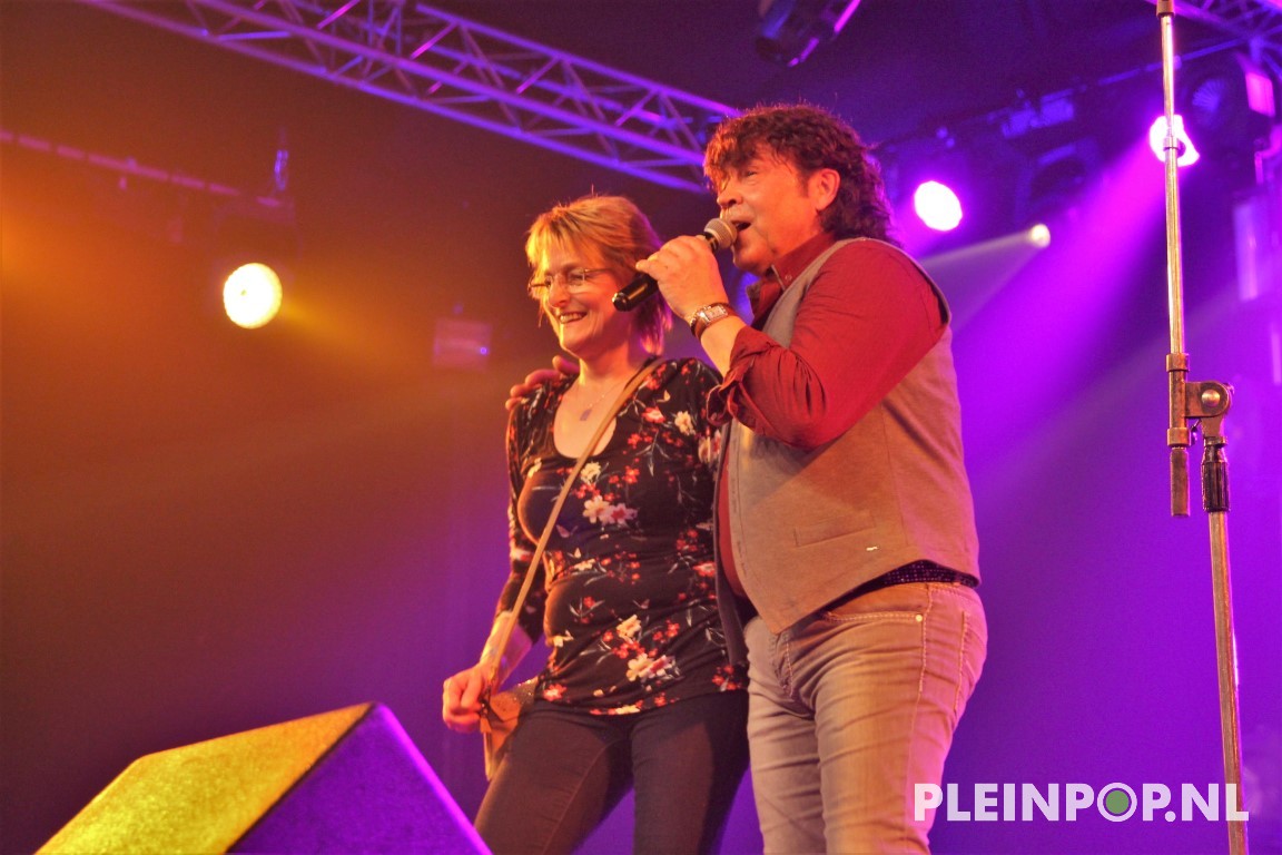 Dennie Christian    (52)